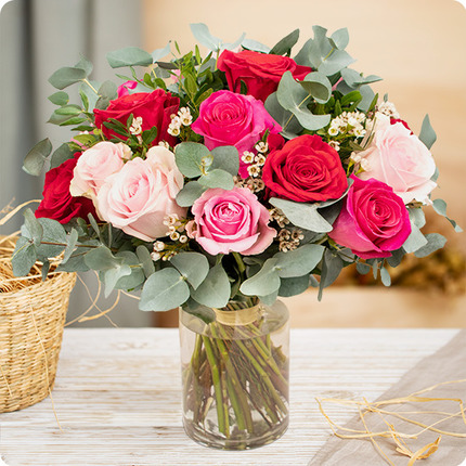 Bouquet de roses avec eucalyptus